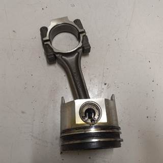 International T444E Piston / Rod