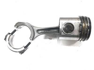 International DT466E Piston / Rod