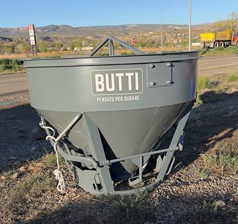 2024  Butti 2.6 Cubic Yard Concrete Bucket Central & Side Unloading