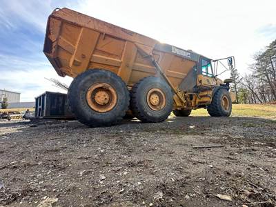 John Deere 300D Articulated Dump Truck