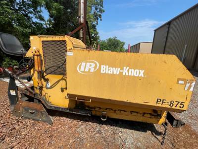 Blaw-Knox Asphalt Paver