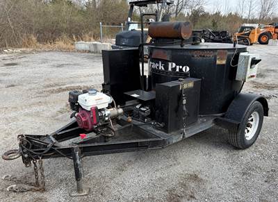SealMaster Towable Asphalt Distributor