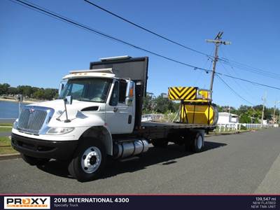 International 4300 Attenuator Truck