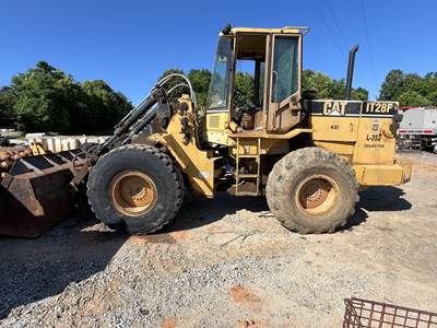Caterpillar IT28F Backhoe