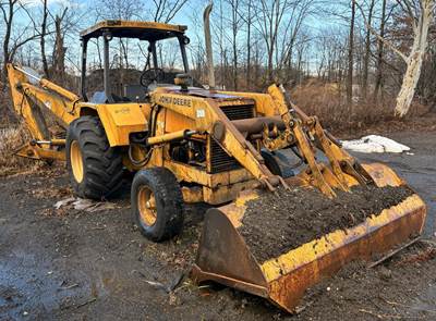 John Deere 510B Backhoe