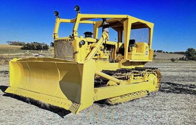 Caterpillar D8H Blade