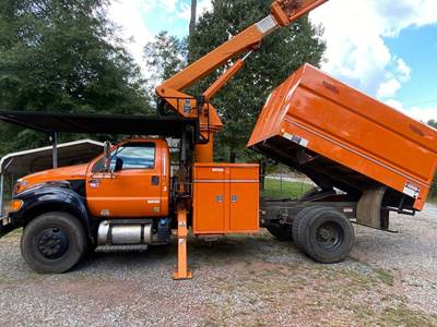 Ford F-750 Boom / Bucket Truck