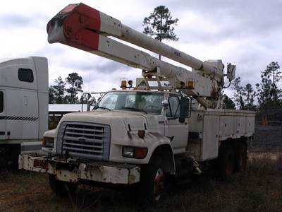 Ford FT900 Boom / Bucket Truck