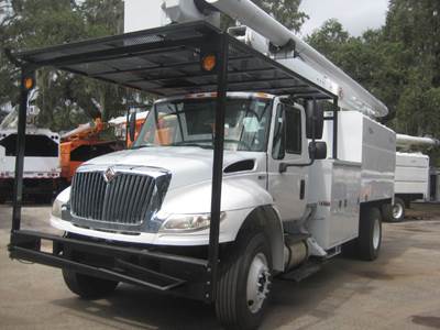 International DuraStar 4300 Boom / Bucket Truck