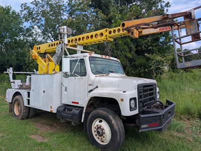 International S1900 Boom / Bucket Truck