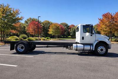 International 4300 Cab & Chassis Truck