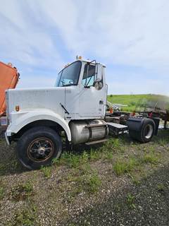 WhiteGMC Cab & Chassis Truck