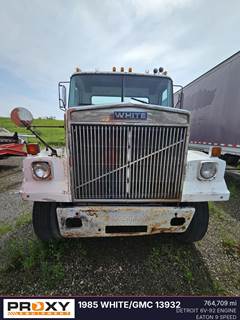 WhiteGMC Cab & Chassis Truck