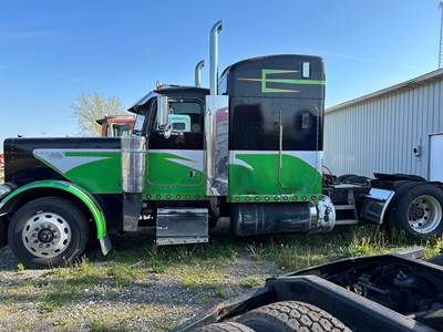 1996 Peterbilt 379 Sleeper Semi Truck