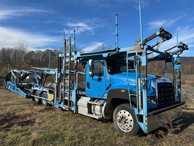 Freightliner 114SD Car Carrier Truck