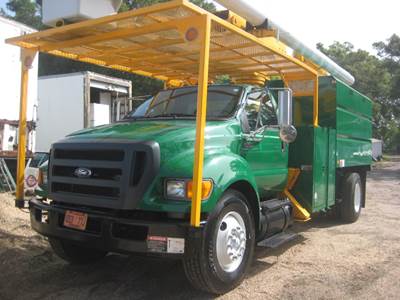 Ford F-750 Chipper Truck