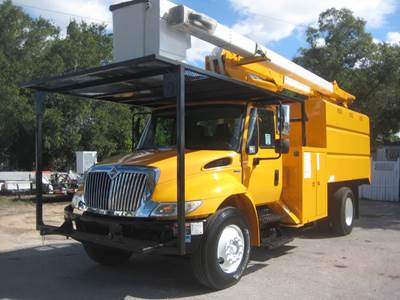 International DuraStar 4300 Chipper Truck