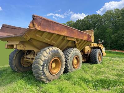 Caterpillar D300 Construction Equipment