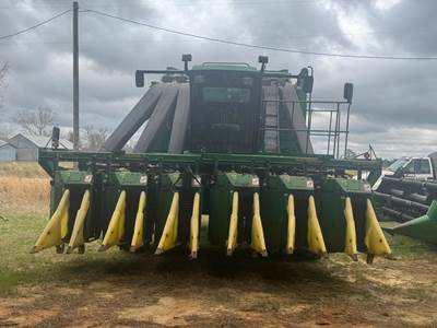 John Deere 9976 Cotton Picker