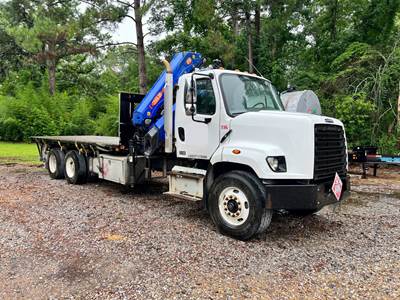 Freightliner 108SD Crane Truck