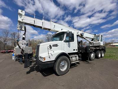Volvo VHD Crane Truck