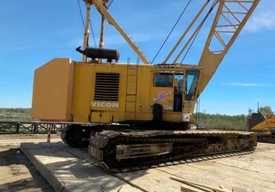 Manitowoc Crawler Crane