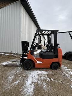 Toyota 7FGCU25 Cushion Tire Forklift