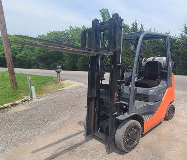 Toyota 8FGCU20 Cushion Tire Forklift