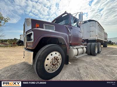Ford LTL9000 Day Cab Truck