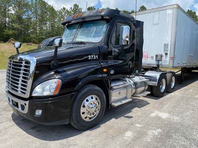 Freightliner Cascadia 125 Day Cab Truck