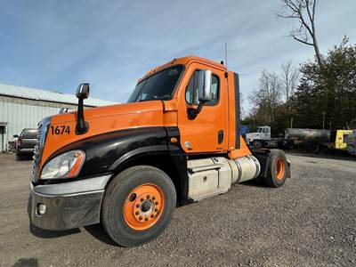 Freightliner Cascadia 125 Day Cab Truck