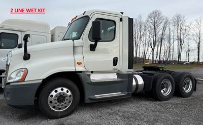 Freightliner Cascadia 125 Evolution Day Cab Truck