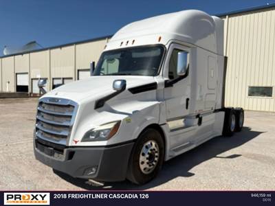 Freightliner Cascadia 126 Day Cab Truck