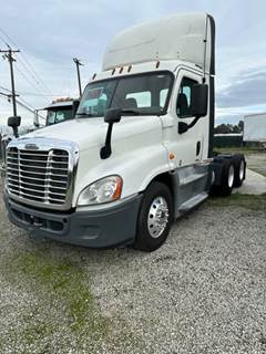 Freightliner Cascadia Day Cab Truck