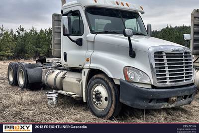 Freightliner Cascadia Day Cab Truck