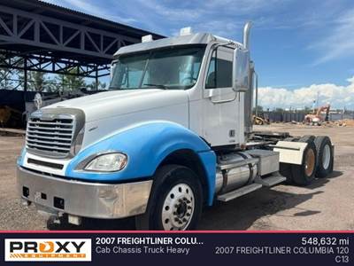 Freightliner Columbia 120 Day Cab Truck