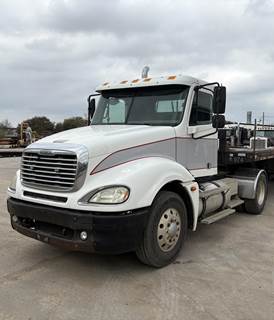 Freightliner Columbia Day Cab Truck