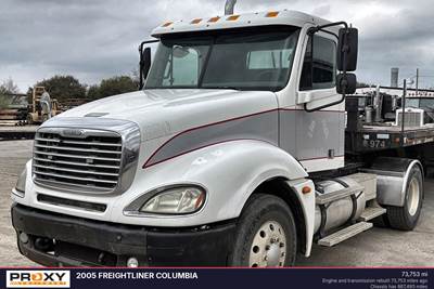 Freightliner Columbia Day Cab Truck