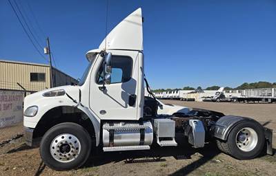 Freightliner M2 106 Day Cab Truck