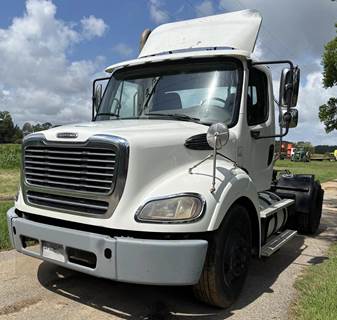 Freightliner M2 112 Day Cab Truck