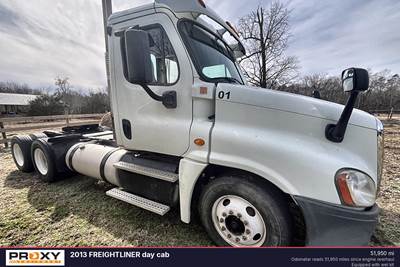 Freightliner Day Cab Truck