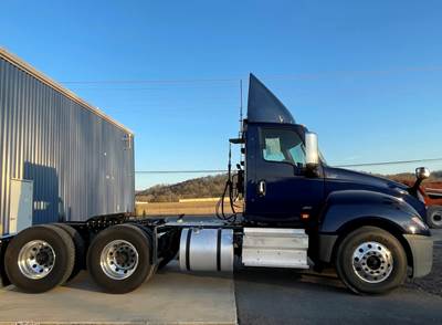 International LT Day Cab Truck