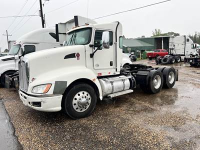 Kenworth T600 Day Cab Truck