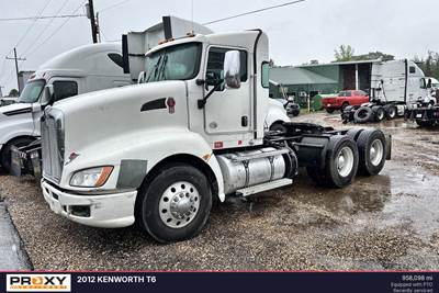 Kenworth T600 Day Cab Truck