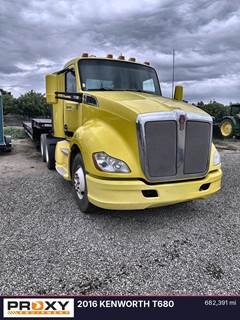 Kenworth T680 Day Cab Truck
