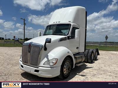 Kenworth T680 Day Cab Truck