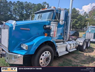 Kenworth T800B Day Cab Truck