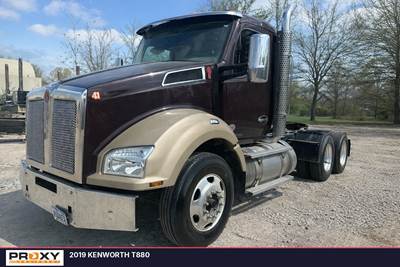 Kenworth T880 Day Cab Truck