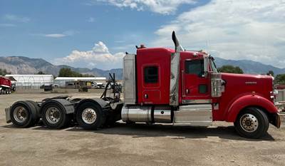 Kenworth W900 Day Cab Truck