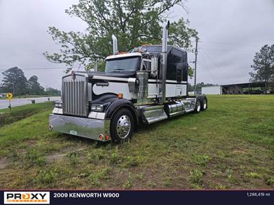 Kenworth W900 Day Cab Truck